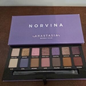 Anastasia Beverly Hills Norvina Palette - Pink, Purple, and Brown Hues